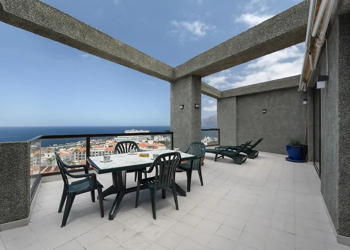 Al Mar Gigantes * Puerto de Santiago (Tenerife)